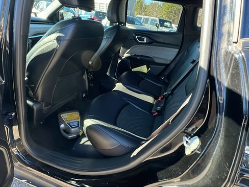 Used 2024 Jeep Compass Latitude image 23