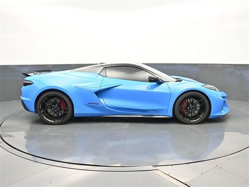Used 2025 Chevrolet Corvette Z06 image 19