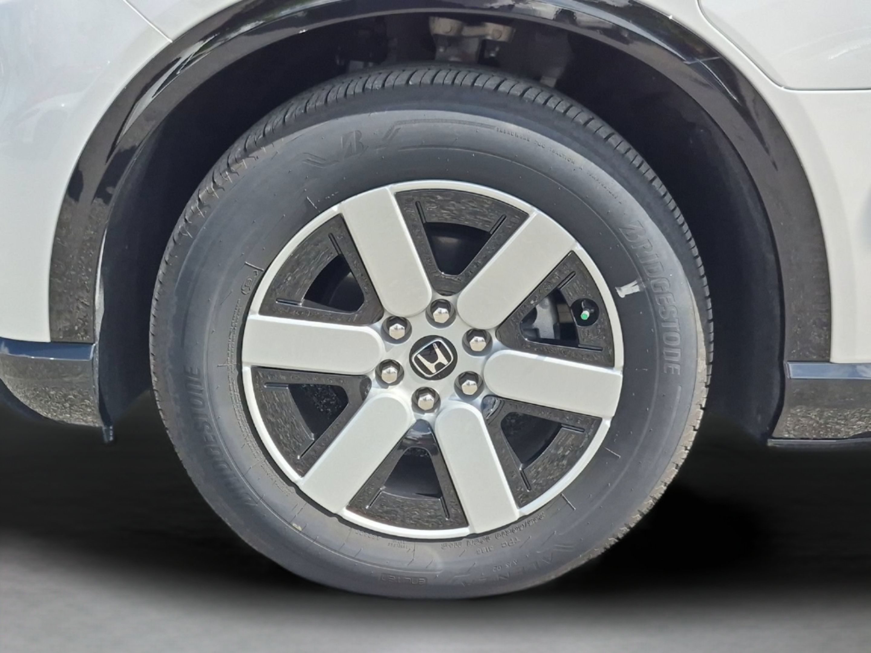 Used 2024 Honda Prologue Touring image 26