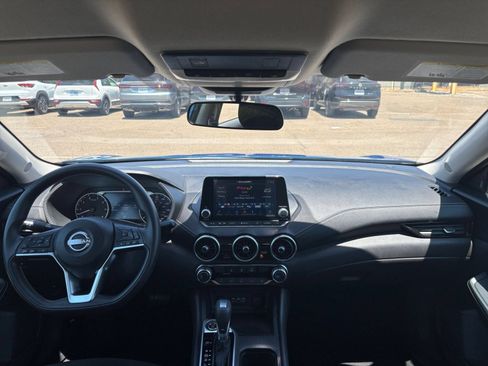 Used 2025 Nissan Sentra SV FWD image 31