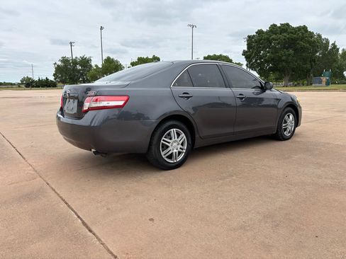 Used 2011 Toyota Camry LE FWD image 23