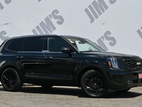 Used 2024 Kia Telluride SX w/ Towing Package FWD image 3
