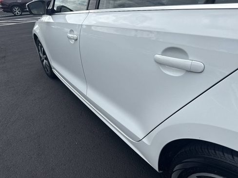 Used 2017 Volkswagen Jetta SE FWD image 26
