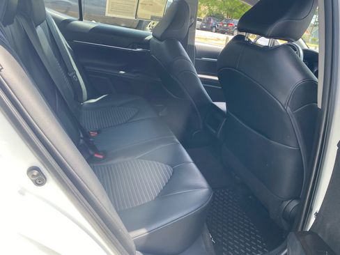 Used 2022 Toyota Camry SE image 13