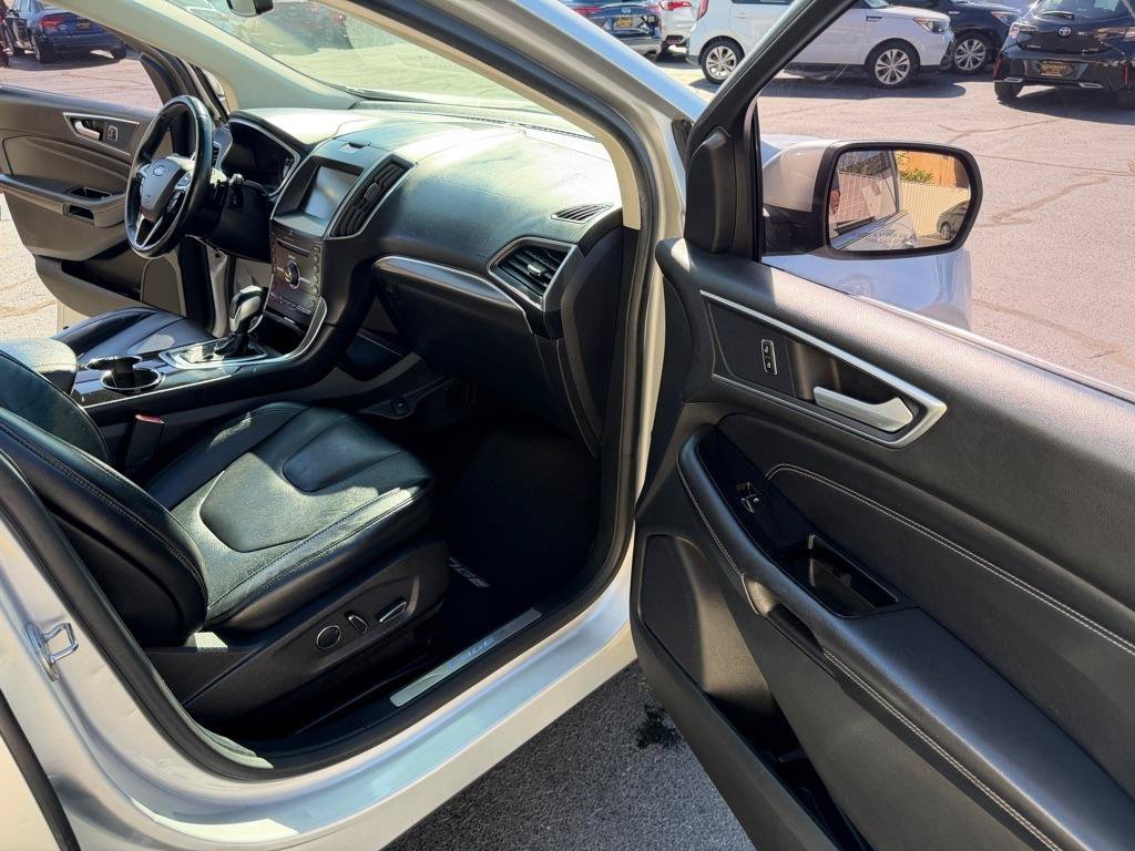 Used 2015 Ford Edge Titanium w/ Technology Package AWD/4WD image 22