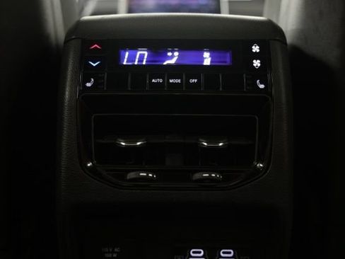 Used 2024 Jeep Grand Cherokee L Limited w/ Luxury Tech Group II AWD/4WD image 37