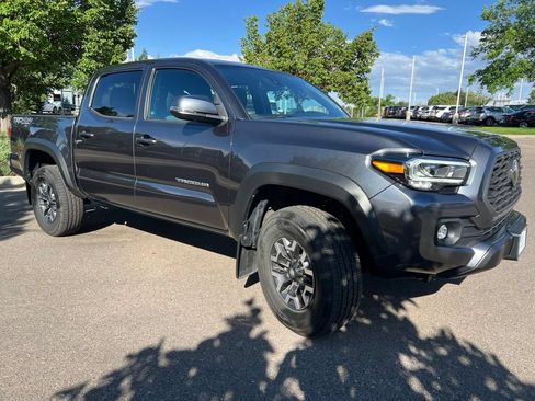Used 2023 Toyota Tacoma TRD Off-Road w/ Advanced Technology Package AWD/4WD image 9