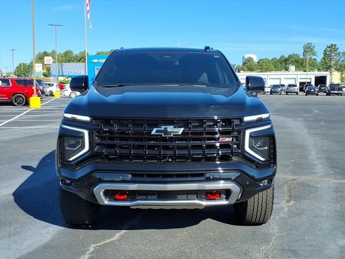 Used 2025 Chevrolet Tahoe Z71 w/ Comfort Package AWD/4WD image 2