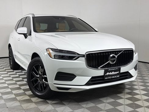 Used 2020 Volvo XC60 T5 Momentum image 2