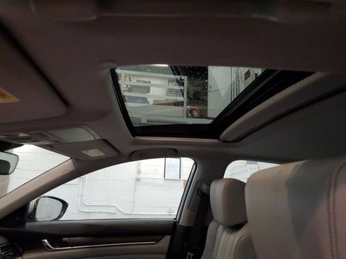 Used 2018 Honda Accord Touring image 22