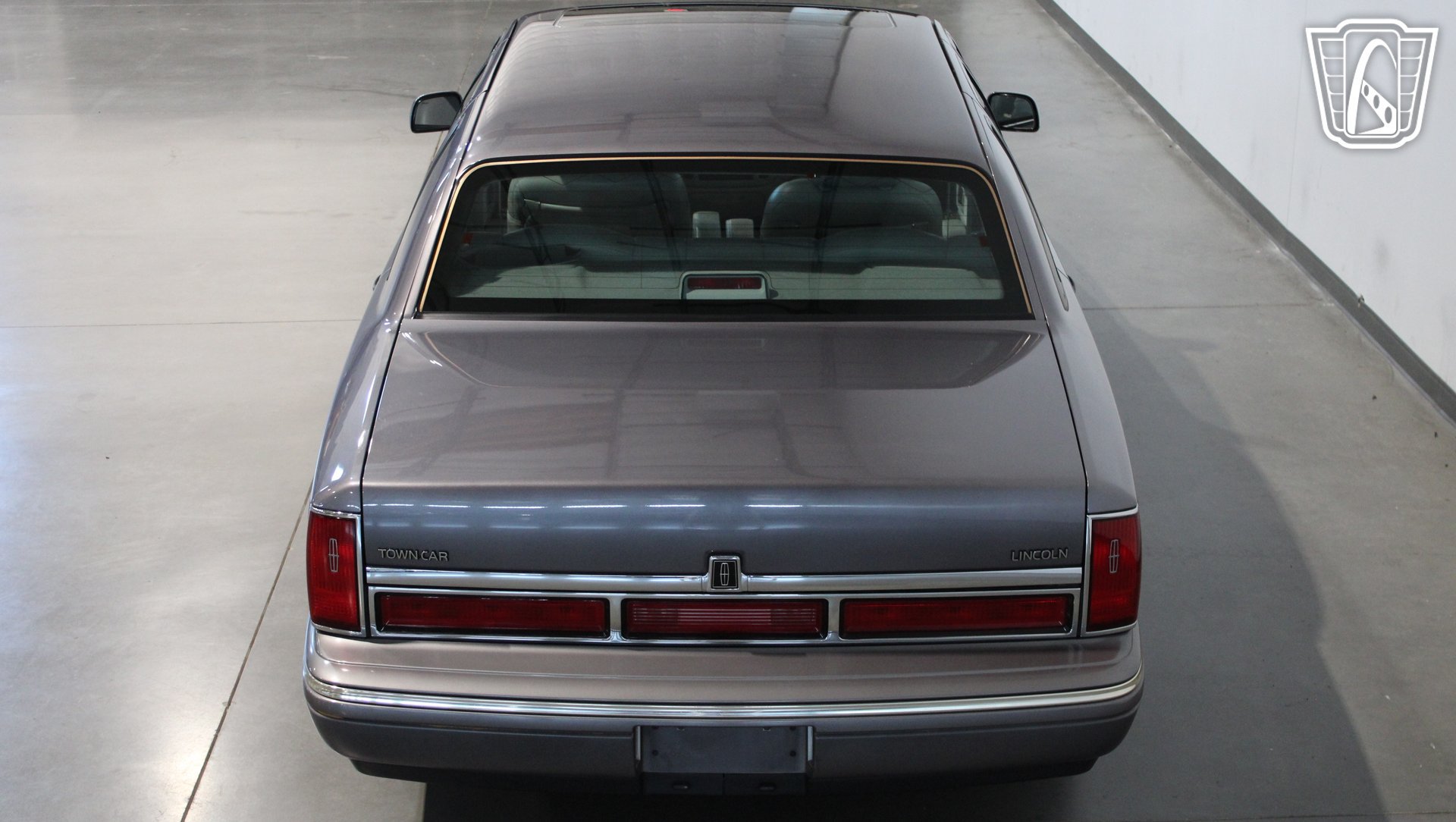 Used 1996 Lincoln Town Car Signature RWD image 18