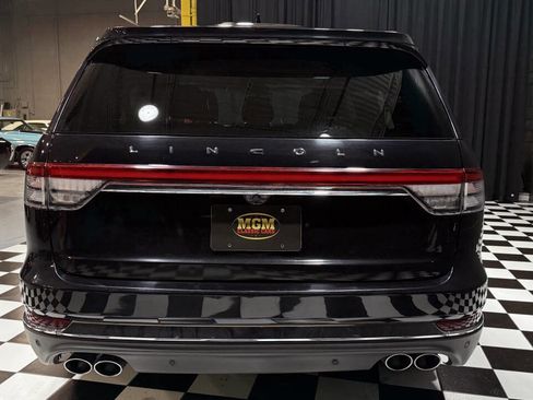 Used 2021 Lincoln Aviator AWD image 12