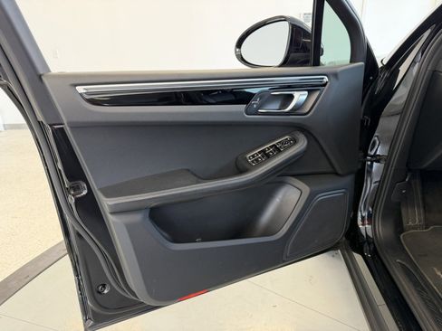 Used 2021 Porsche Macan AWD/4WD image 20