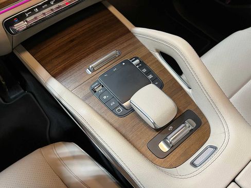 Used 2025 Mercedes-Benz GLS 450 4MATIC image 33