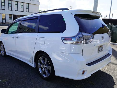 Used 2014 Toyota Sienna SE FWD image 24