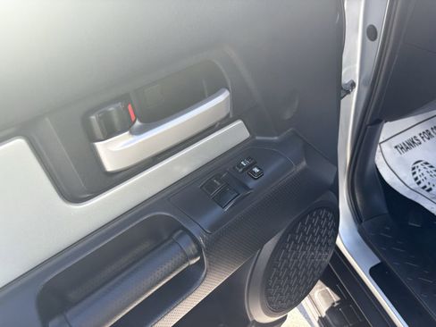 Used 2007 Toyota FJ Cruiser 4WD image 25