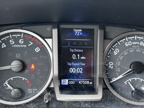 Used 2022 Toyota Tacoma SR5 w/ Technology Package AWD/4WD image 13