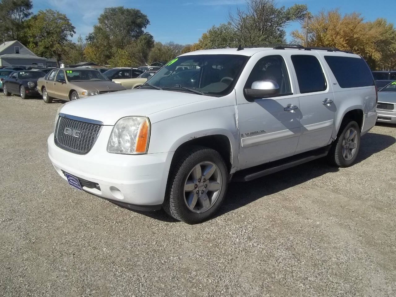 Used 2009 GMC Yukon XL SLT w/ SLT Chrome Edition AWD/4WD image 2