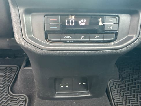 Certified 2024 Volkswagen Atlas SE FWD image 40
