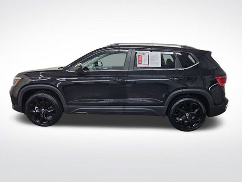 Used 2022 Volkswagen Taos SE FWD image 3