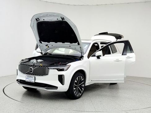 New 2026 Volvo XC90 B6 Plus w/ Protection Package Premier image 9