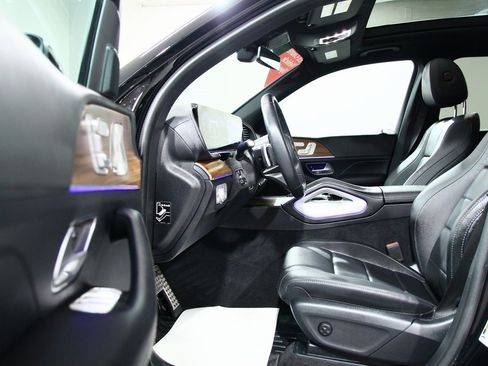 Used 2025 Mercedes-Benz GLS 450 4MATIC image 19