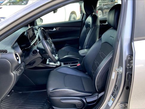 Used 2023 Kia Forte GT-Line w/ GT-Line Technology Package FWD image 8