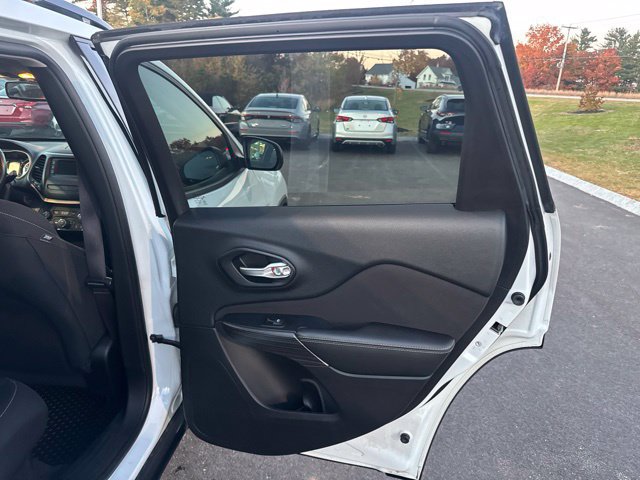 Used 2016 Jeep Cherokee Sport w/ Cold Weather Group AWD/4WD image 14