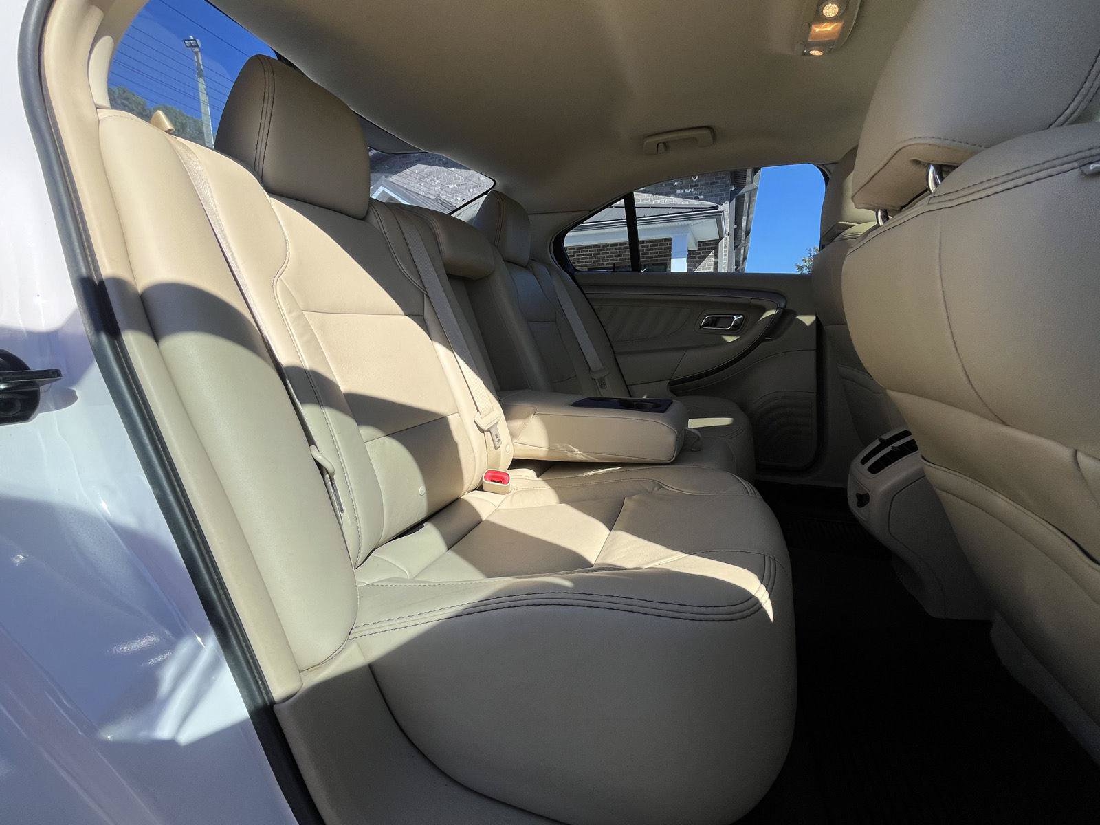 Used 2018 Ford Taurus SEL w/ Equipment Group 201A FWD image 15