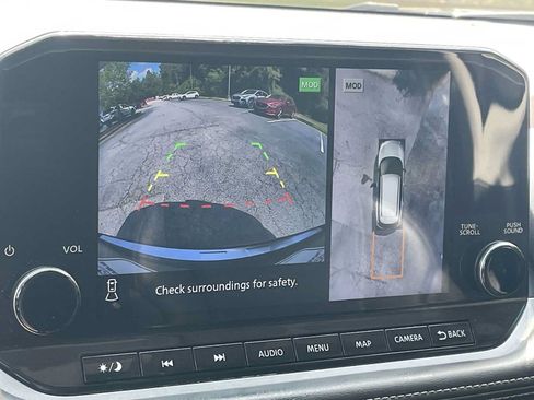 Used 2023 Nissan Rogue SL w/ SL Premium Package FWD image 18