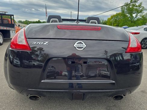 Used 2010 Nissan 370Z Touring w/ Sport Pkg RWD image 7