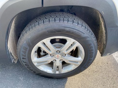 Used 2019 GMC Terrain SLE w/ Driver Convenience Package AWD/4WD image 2