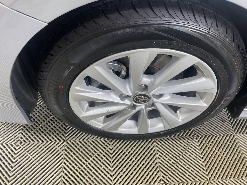 Used 2024 Toyota Camry LE FWD image 5