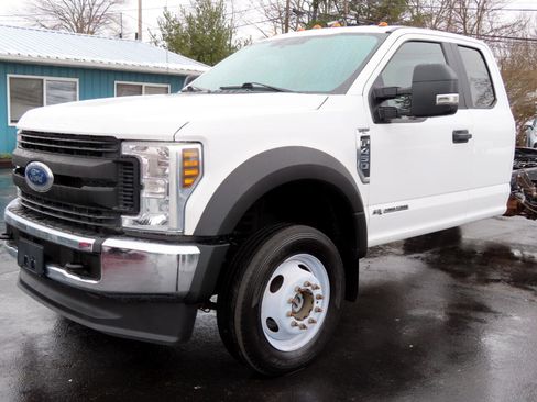 Used 2019 Ford F450 XL w/ XL Value Package image 9