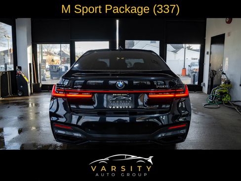 Used 2021 BMW 750i xDrive w/ Executive Package image 5