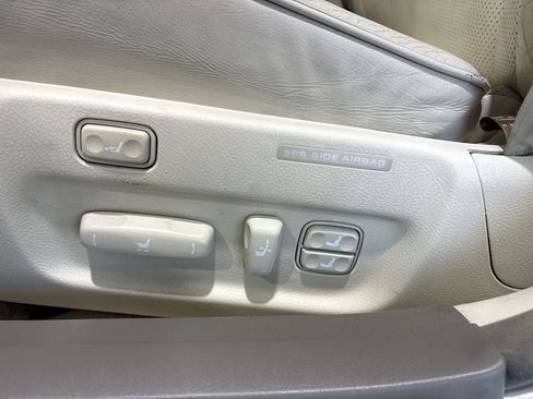 Used 2003 Lexus LS 430 RWD image 12