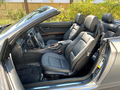 Used 2010 BMW 328i Convertible image 3