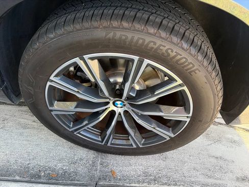 Used 2021 BMW X5 xDrive40i w/ M Sport Package AWD/4WD image 5