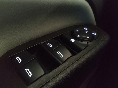 Used 2024 Chevrolet Equinox LS image 27