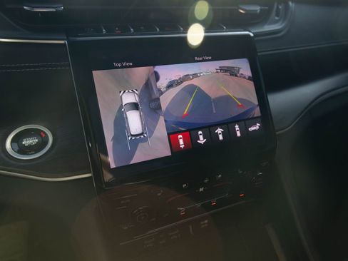 Used 2025 Jeep Grand Cherokee L Limited w/ Luxury Tech Group II image 29