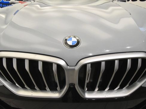 Used 2025 BMW X6 xDrive40i w/ Climate Comfort Package AWD/4WD image 9