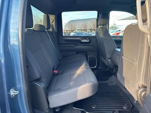 Used 2025 Chevrolet Silverado 2500 LT w/ Convenience Package image 32