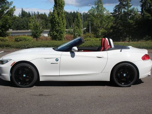 Used 2011 BMW Z4 sDrive30i image 13
