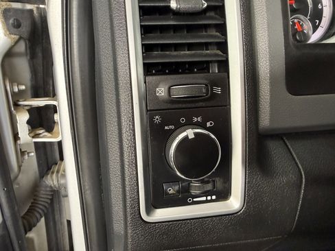 Used 2017 RAM 2500 SLT AWD/4WD image 20