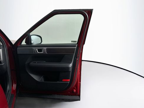 Used 2025 Hyundai Santa Fe SEL FWD image 32