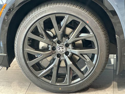 New 2026 Toyota Crown Signia w/ Advanced Technology Package AWD/4WD image 30
