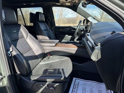 Certified 2024 Cadillac Escalade Sport Platinum w/ LPO, ONYX Package image 29