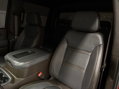 Used 2022 GMC Sierra 3500 Denali w/ Technology Package image 25