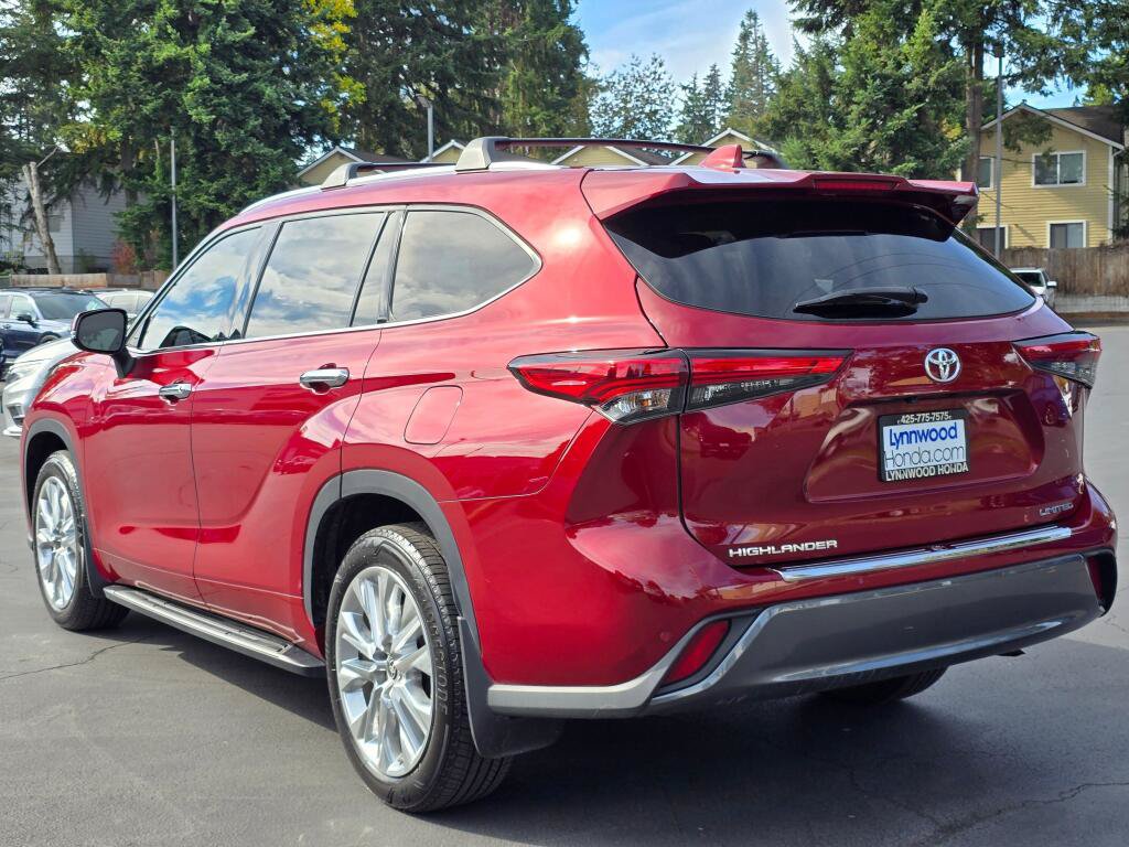 Used 2021 Toyota Highlander Limited FWD image 15