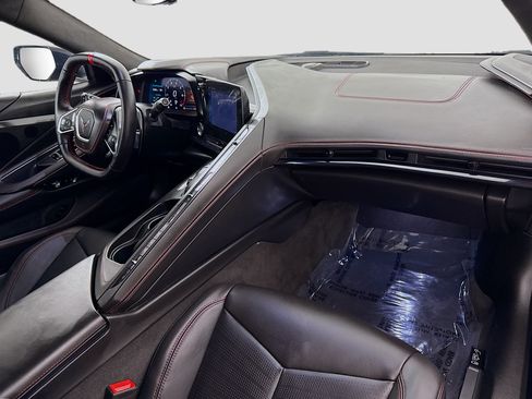 Used 2024 Chevrolet Corvette Stingray Premium Conv w/ Z51 Performance Package RWD image 23